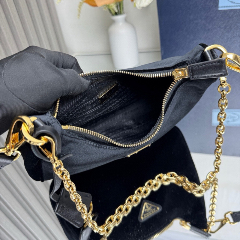 P's New Suede Leather Shoulder Crossbody Hobo Underarm Bag, Fashionable and Versatile Chain Women's Bag