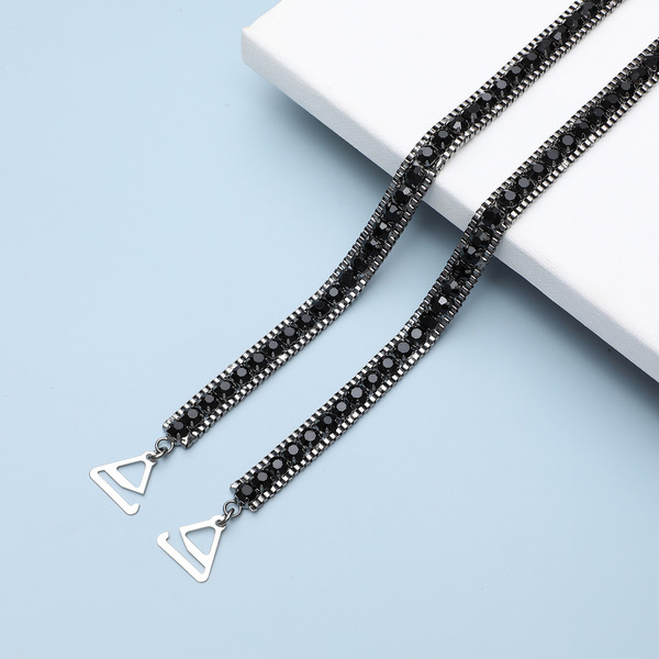 Universal adjustable straps