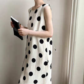 波点裙无袖背心连衣裙女夏季新款法式圆领显瘦设计感浅杏色长裙子