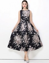 高级感小洋装女欧美名媛时尚印花圆领收腰压褶大摆蓬蓬无袖连衣裙