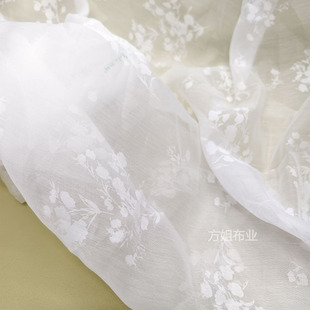 ��������ƽ�y�޲������r�����b���ϲ�Ů�b�B��ȹ�����ļ������޲�