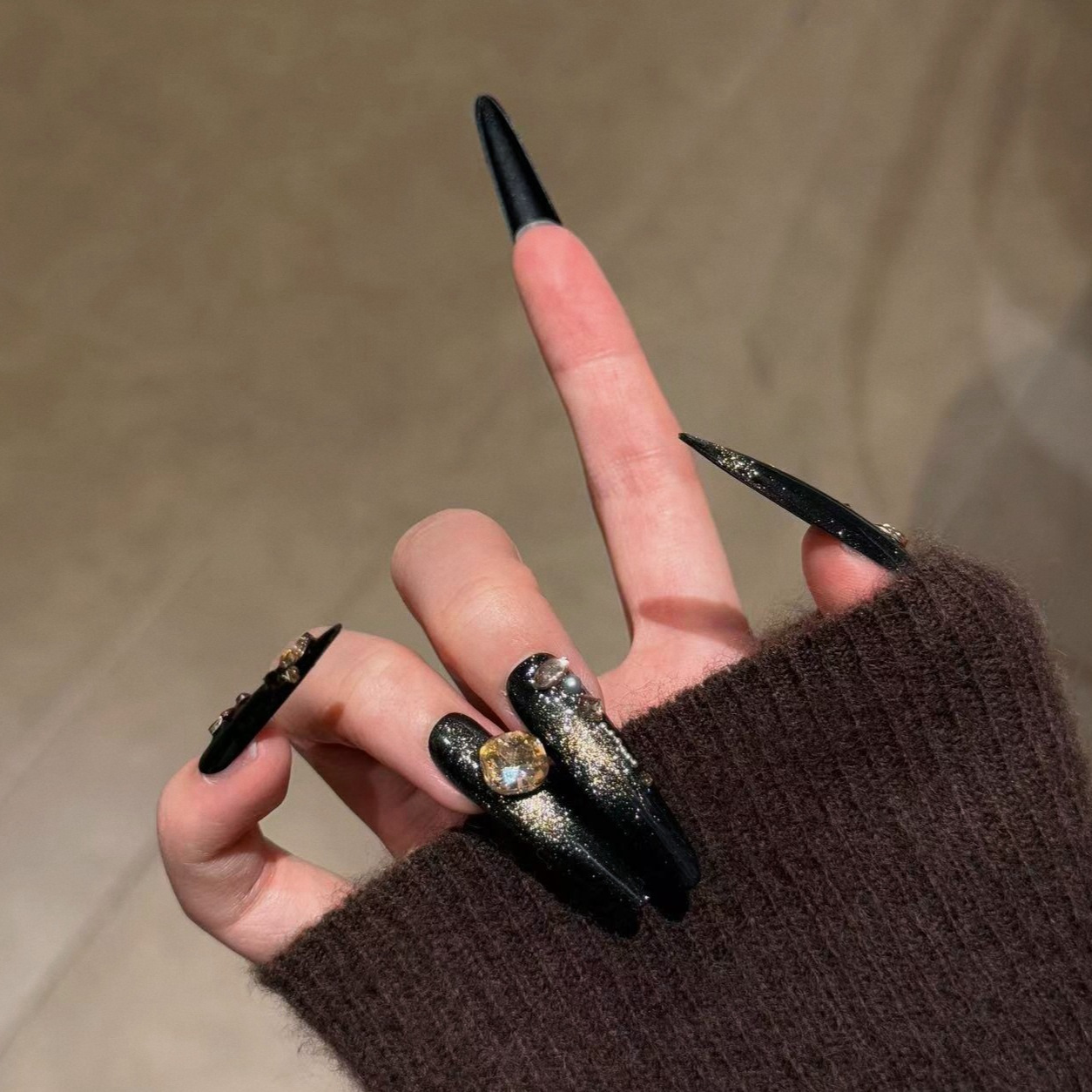 Ojos de gato negros para usar uñas hechas a mano parches de uñas para perros largos y delgados 4.0 parches de uñas falsas se pueden quitar