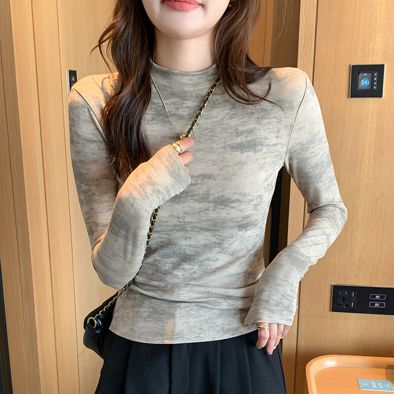 H269半高襟迷彩シャツの女性の中に秋冬の新型の洋気修身を着て、tネックの長袖の上着を着ます。|undefined