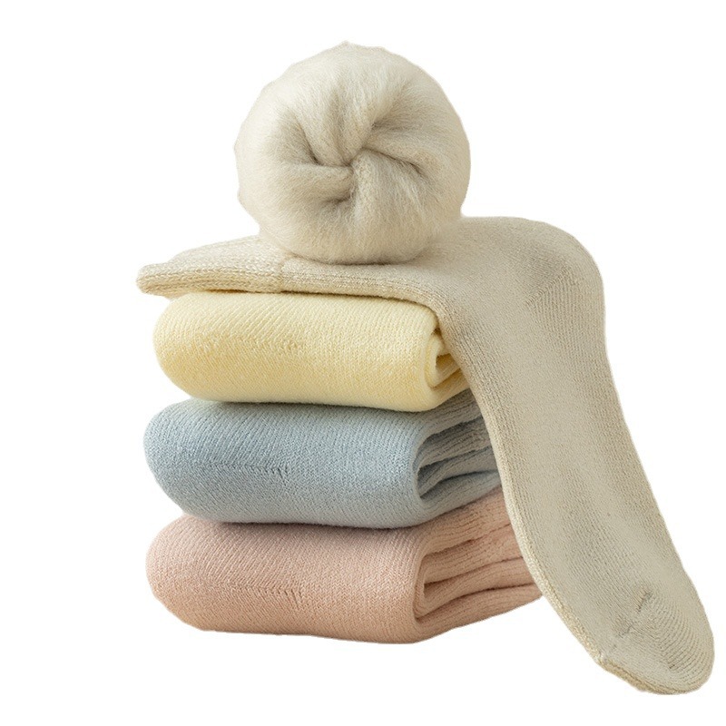 Calcetines de confinamiento engrosados de otoño e invierno para mujer Calcetines de piso de toalla a media pantorrilla cepillados