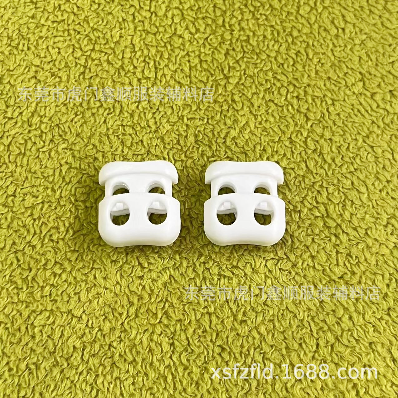Manufacturer's Spot White Plastic Double-hole Spring Buckle, Two-hole Plastic Elastic Rope Adjustment Buckle, Hat Buckle, Anti-slip Buckle