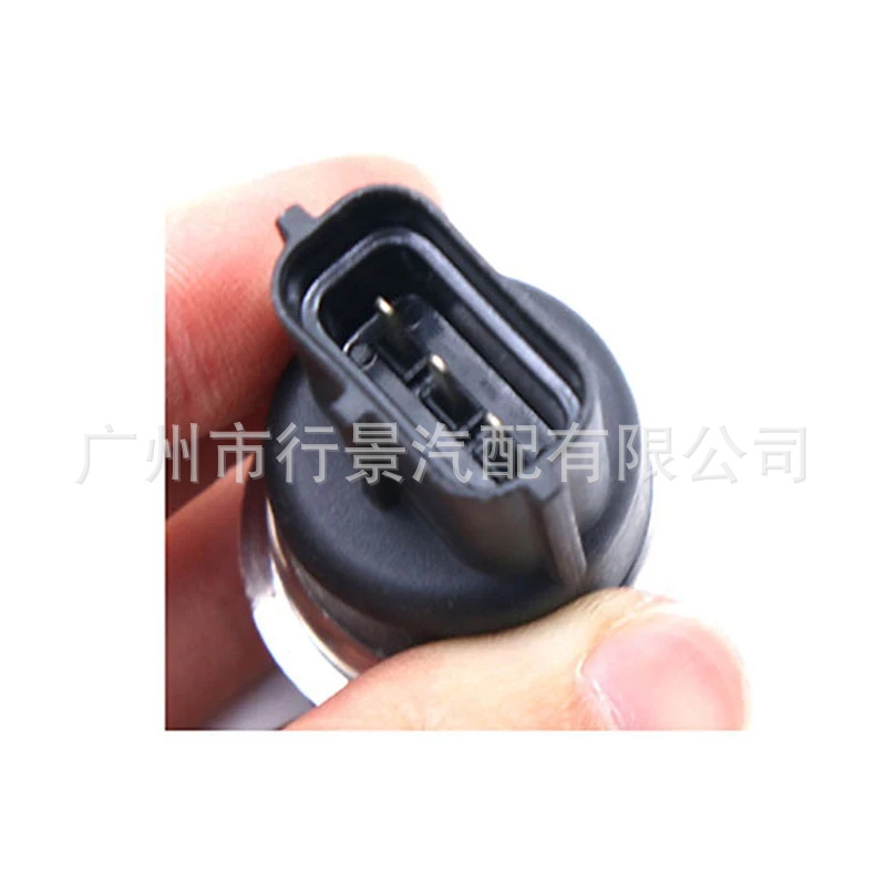 Fuel Pressure Sensor MR560127 is suitable for Mitsubishi
