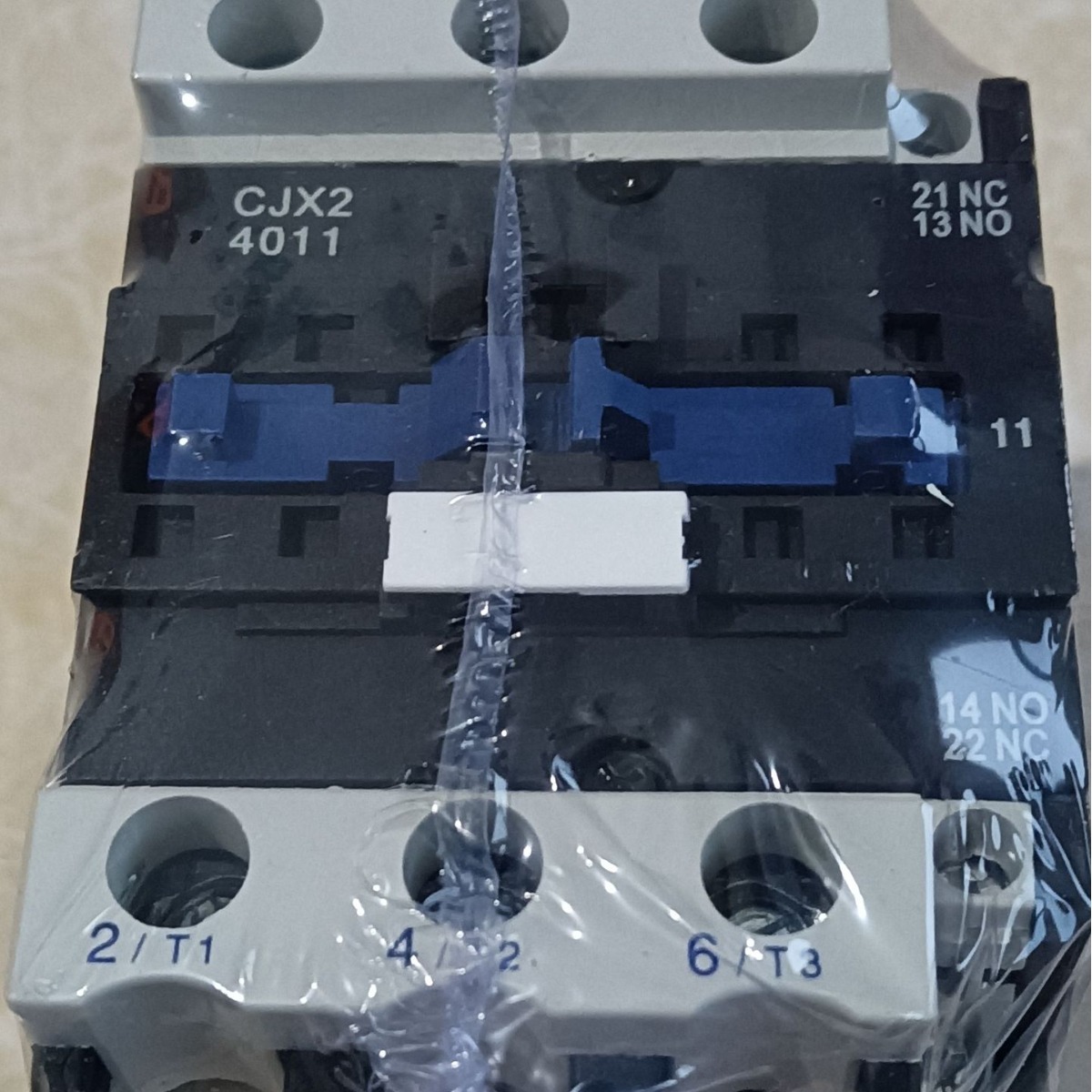 热销现货供应全新上海人民交流接触器CJX2-D38 10/01