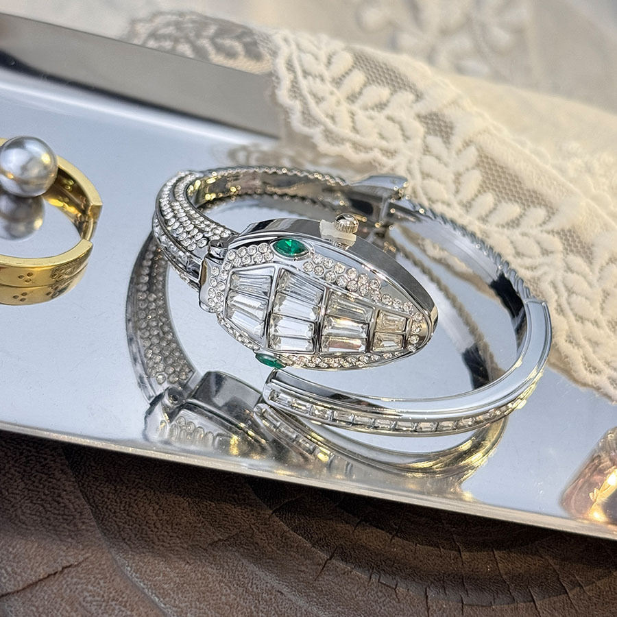 New Hot Style Personalized Diamond-Encrusted Snake Bracelet Bracelet Women's Open-Ended Snake-Shaped Quartz Watch Cross-Border Hot Sale Hot Style