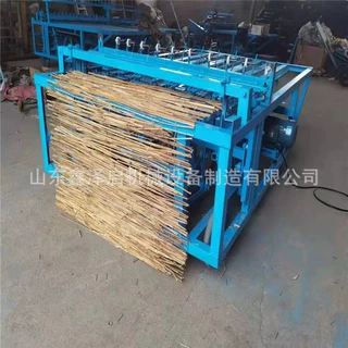 防风防寒保温草帘机 宽窄可调稻草草席子机 自动锁边草毡子机视频