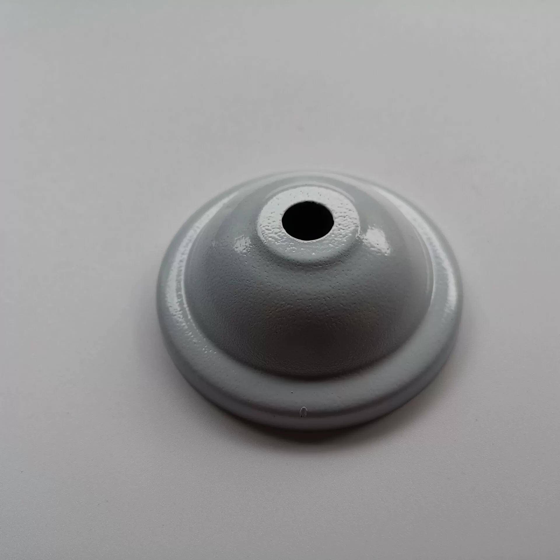 Оптовая поставка 68 мм держатель лампы второго уровня белая краска потолочная крышка столовая люстра крышка осветительные аксессуары черный белый