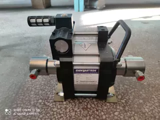 济南赛思特气液增压泵设备32 MPa GD40气动双作用泵320Bar320公斤