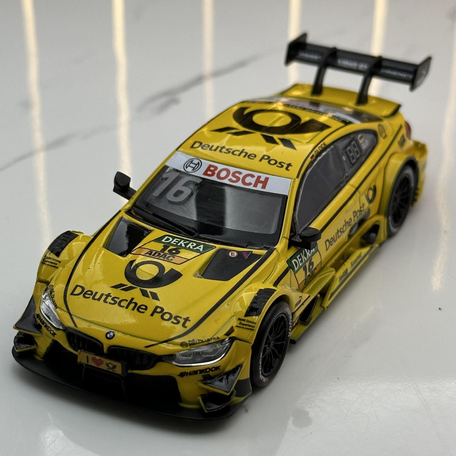 Marke modelo de coche de aleación 1:43 BMW M4 versión de pista coche deportivo deslizante luz silenciosa modelo de coche de juguete caja de polvo