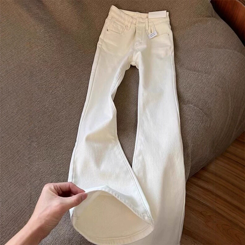 White Curved Hem Jeans for Men, Autumn Style, Height-Enhancing and Slimming, Solid Color Pants, American Cleanfit, Slightly Flared Long Pants