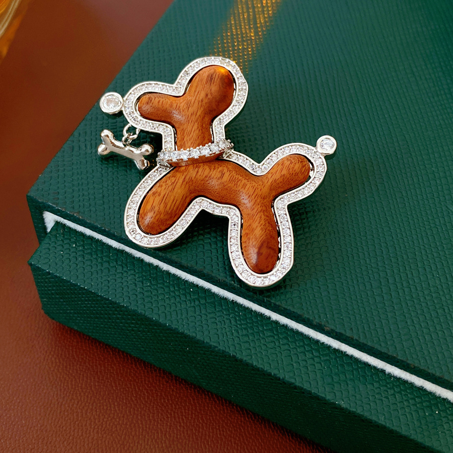 Vintage Enamel Horse Brooch for the Zodiac Year, Retro High-End Suit Pin, Fashionable Versatile Accessory for Women