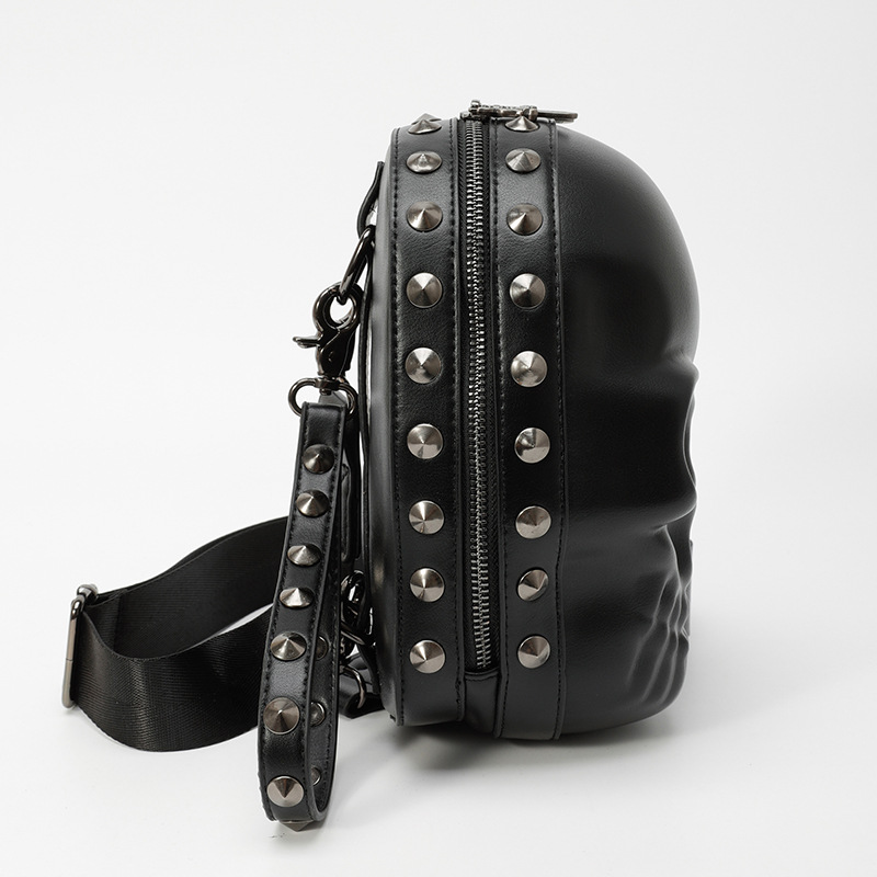 Bolso bandolera de calavera con personalidad de nuevo estilo para hombres, estilo de nicho de alta gama, mochila pequeña con remaches, bolsa de pecho, bolsa de locomotora deportiva, marea