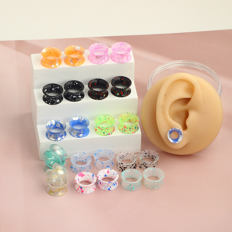 Pointed titanium steel lip stud product view