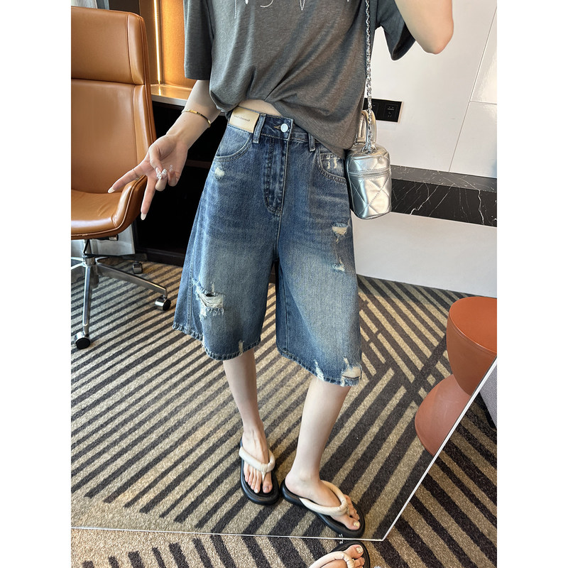 Plus-Size Ripped Straight-Leg Denim Shorts for Women, Summer New Style, High-Waisted, Slimming A-Line Wide-Leg Five-Point Pants for Pear-Shaped Figures Plus-Size Ripped Straight-Leg Denim Shorts for Women, Summer New Style, High-Waisted, Slimming A-Line Wide-Leg Five-Point Pants for Pear-Shaped Figures