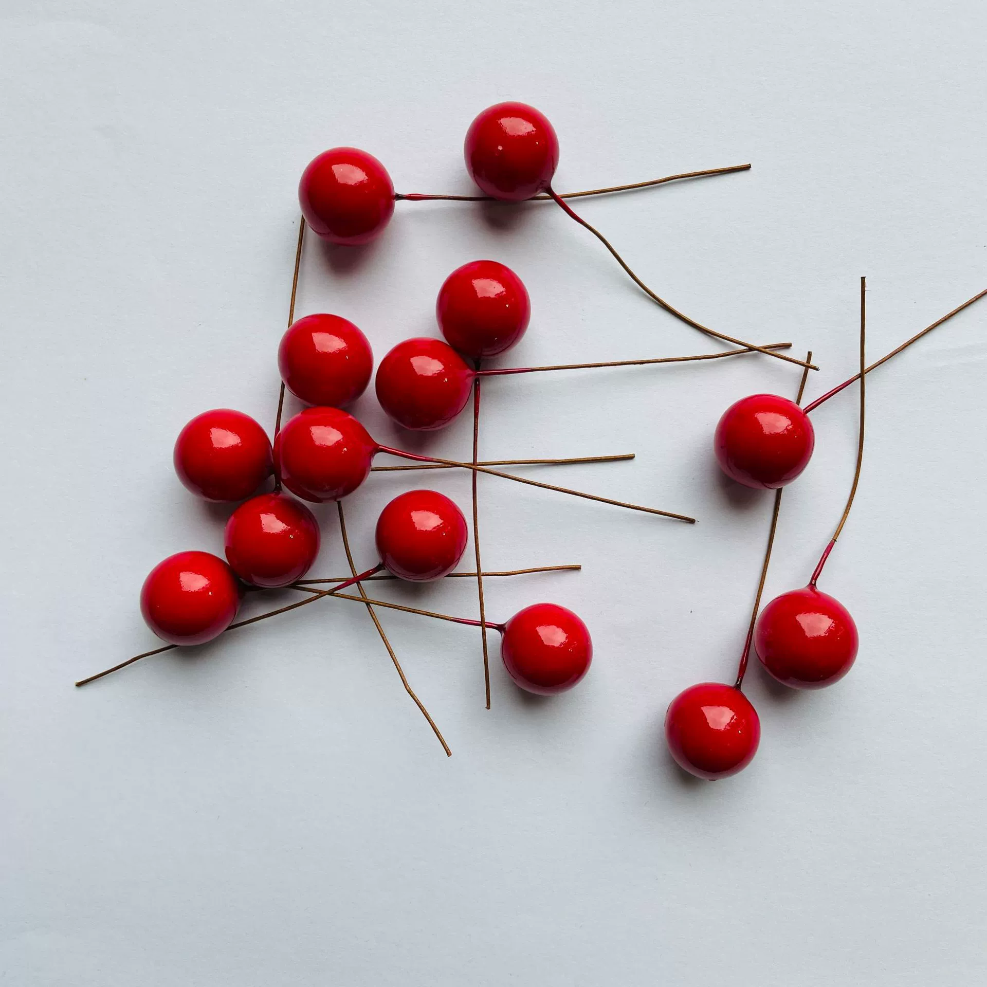 Рождественские маленькие красные фрукты, искусственные маленькие ягоды, пенопластовые красные фрукты, маленькие красные шарики из фасоли, аксессуары для веток ручной работы, аксессуары для гирлянд