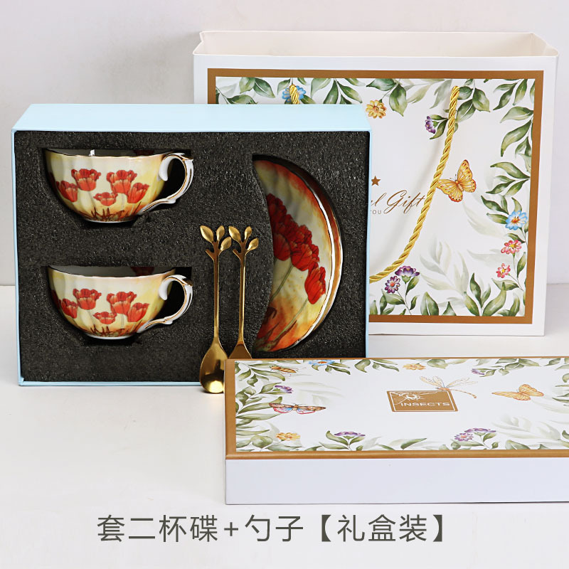 Juego de tazas y platillos de café de cerámica exquisita floral, porcelana de hueso de alto valor, juego de té de la tarde de estilo europeo, caja de regalo, productos de cola de exportación