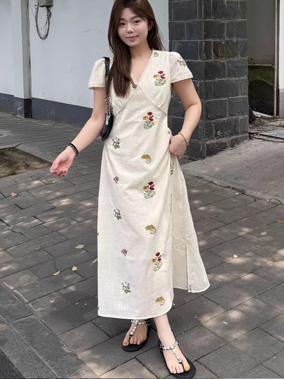 2025年新作Jinggu Chaohua XitieフレンチレトロスタイルファッショナブルなVネック刺繍ウエストロングドレス|undefined