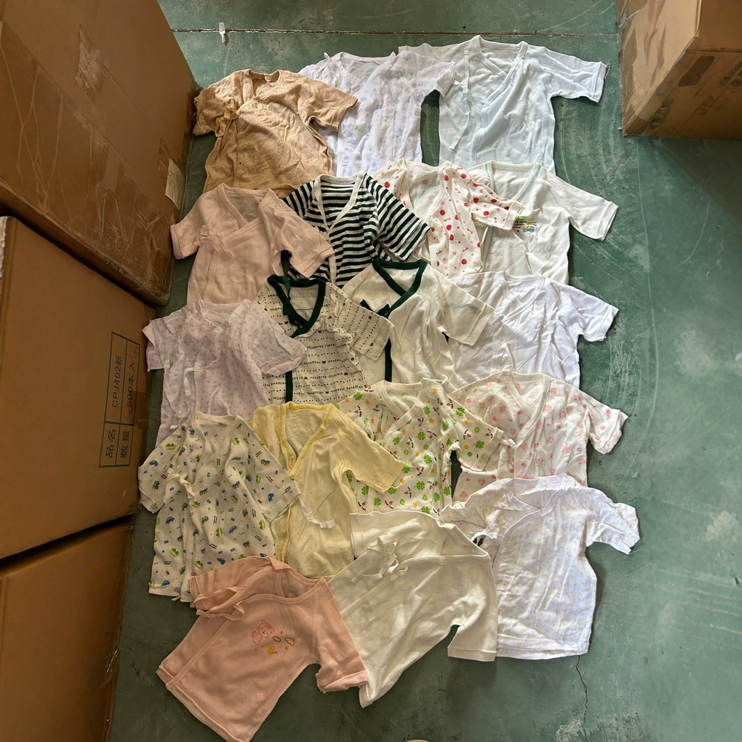 Ropa de monje para recién nacidos de un solo día de comercio exterior 25 blusa inclinada de algodón de primavera, verano, otoño e invierno