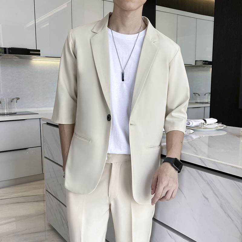Spring Casual Three-Quarter Sleeve Suit for Men, Korean Style Slim Fit and Drapey, Paired with a Handsome Short-Sleeved Suit Jacket