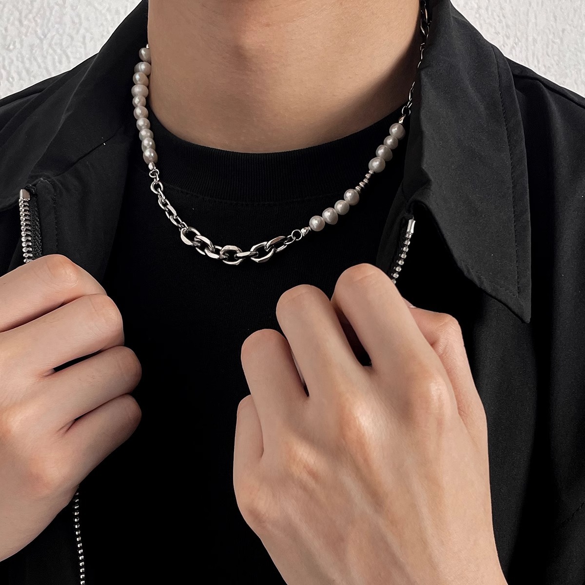 Hochwertige Perlenkette von Nische mit schlichtem, stilvollem und einzigartigem Design, geeignet für trendbewusste Männer, vielseitiges Herrenaccessoire_voghion.com