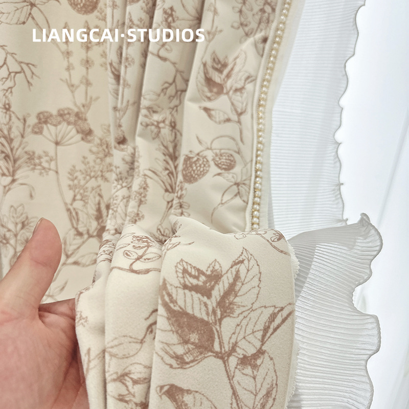 소나무 콘 우유 차