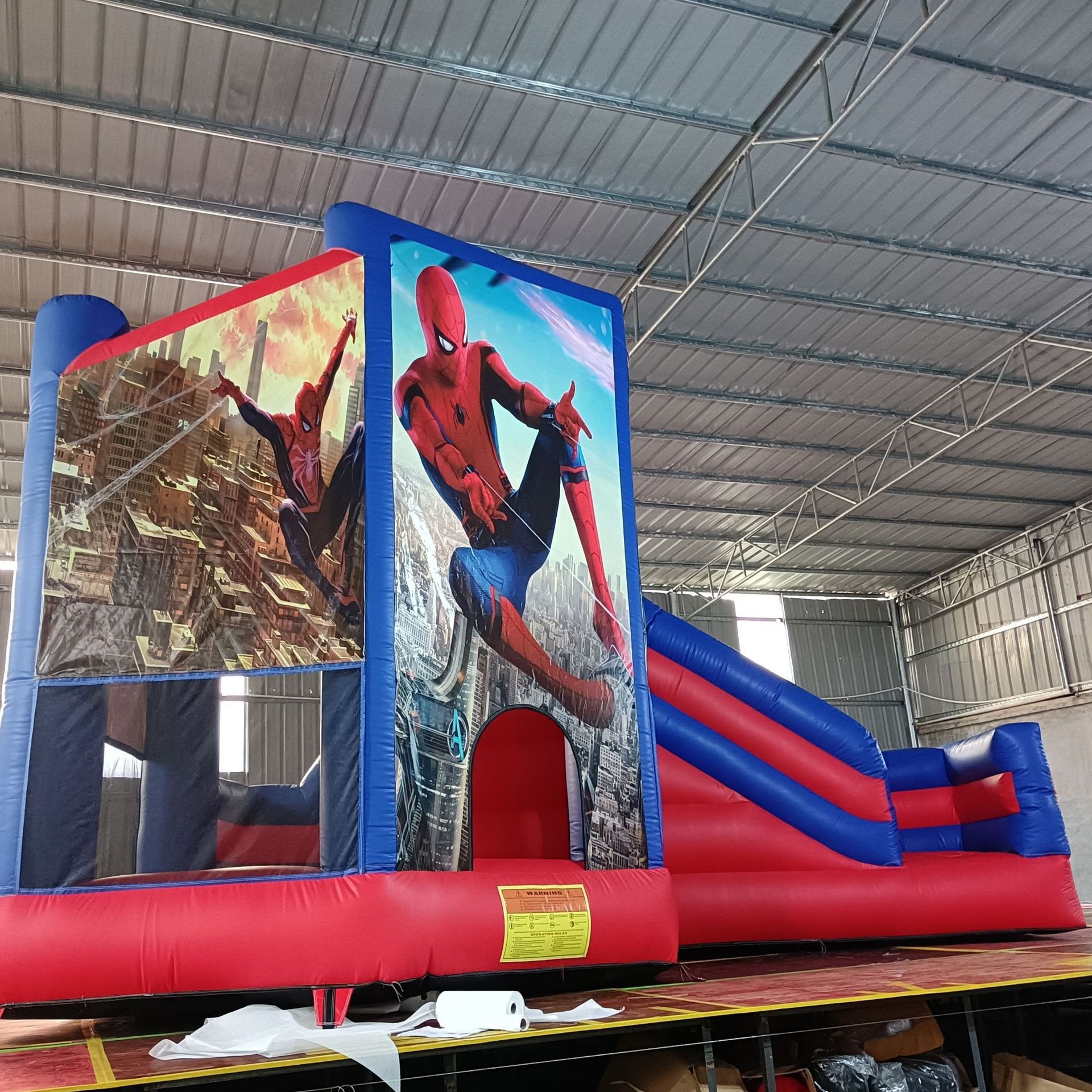 Children's indoor and outdoor playground with trampolines, slides, swimming pools, inflatable trampolines, castles, and Spider-Man trampoline castles.