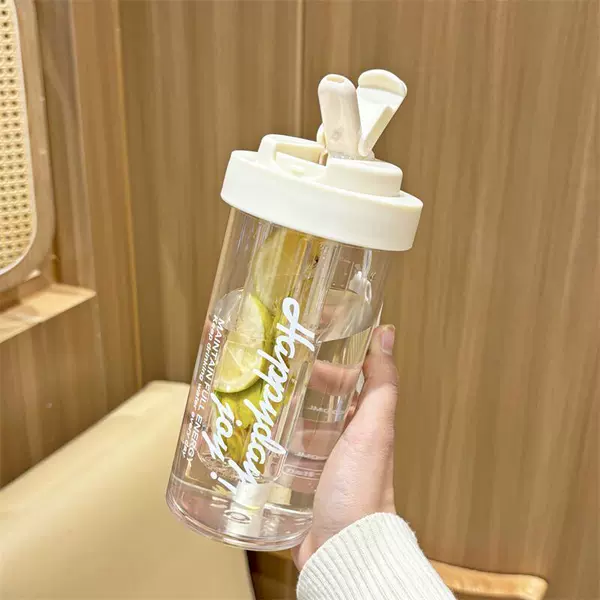 White flavored tea, tea cup