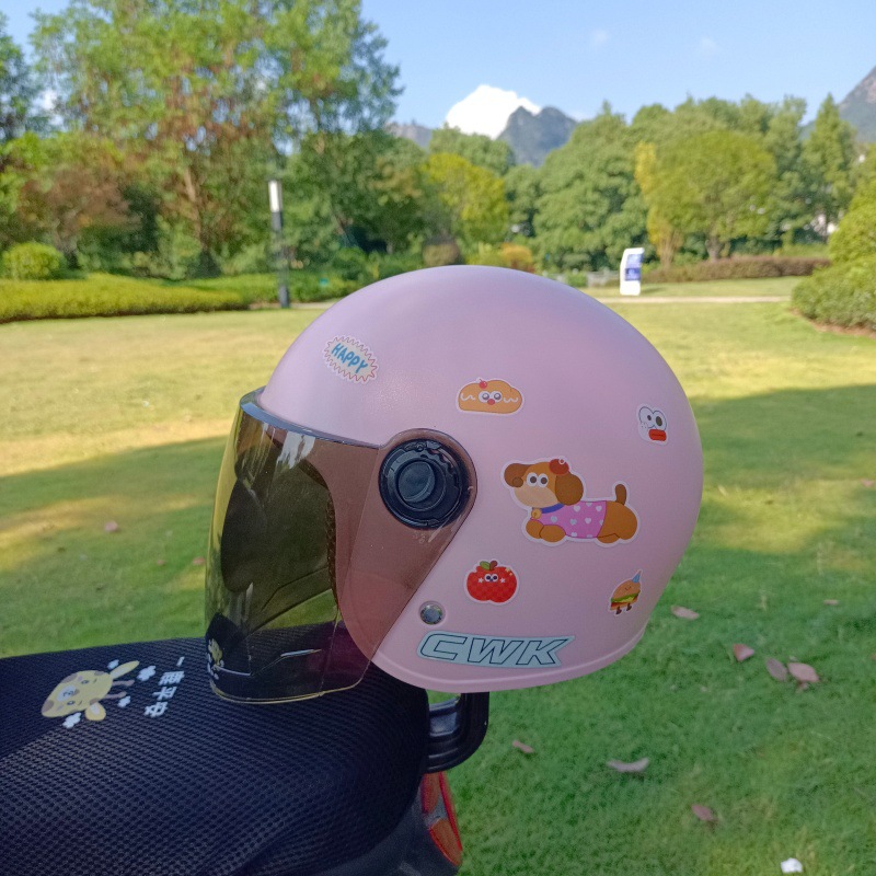 New National Standard Certified Winter Warm and Comfortable Electric Vehicle Motorcycle Safety Windproof Helmet for 1-8 Years Old, Cute and Resistant to Falling