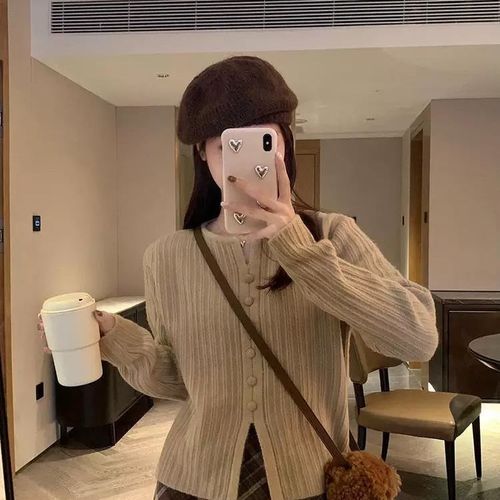 V-neck full shoulder knit sweater autumn women's style petite fashion inner layer base shirt top sweater