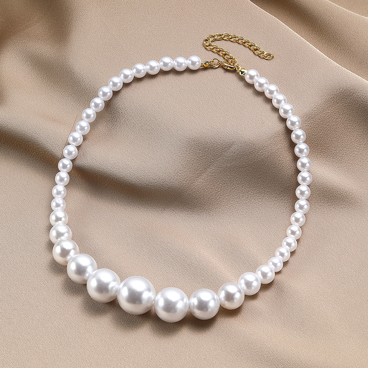 Wholesale Jewelry Elegant Lady Streetwear Geometric Heart Shape Arylic Imitation Pearl Beaded Pendant Necklace display picture 12