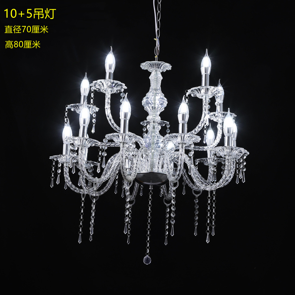 10+5 아크릴 샹들리에는 따뜻한 빛을 확인할 수 있습니다.