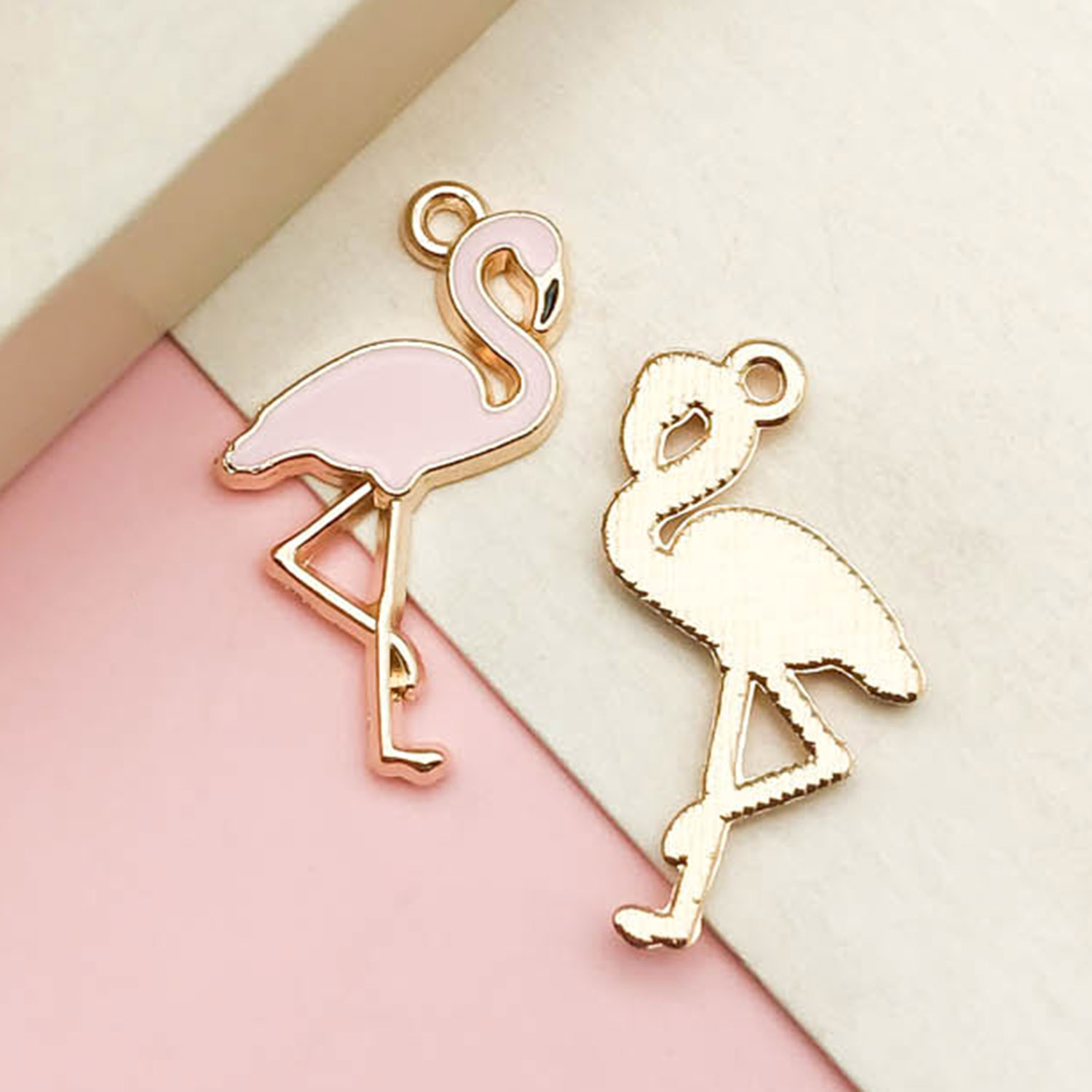 1 Rosa Conchas sirena flor conejo aleación gota colgante de aceite simple joyería material fábrica al por mayor