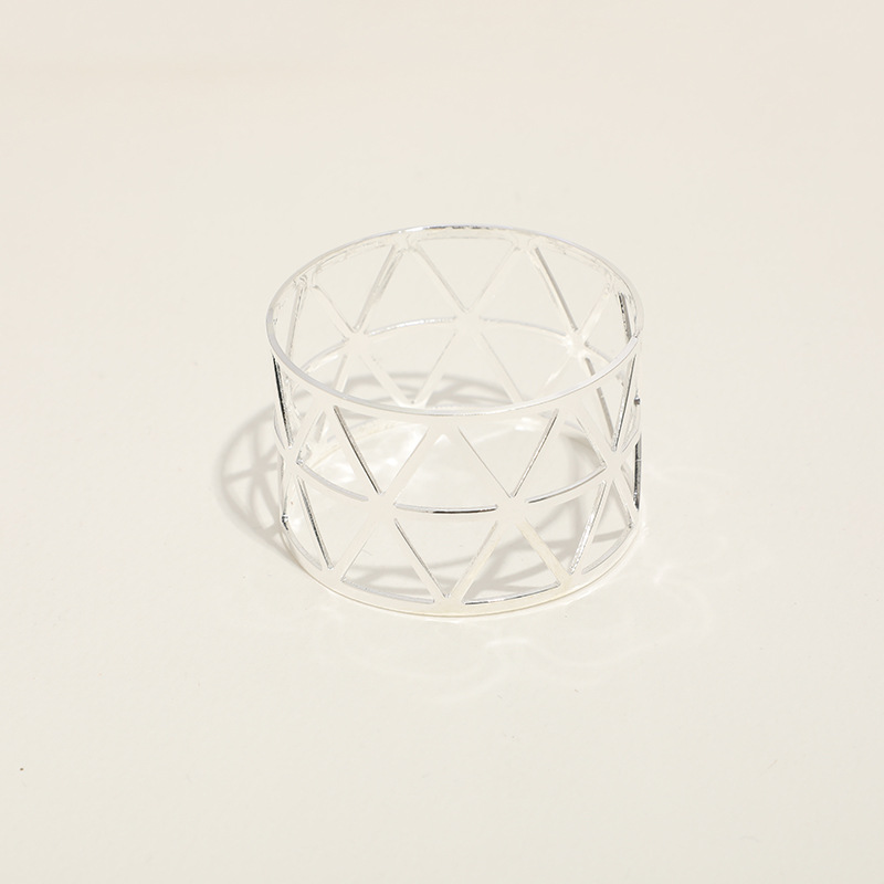 Yiwu fábrica al por mayor de metal hueco triángulo servilleta hebilla Hotel banquete vajilla Mesa servilleta anillo