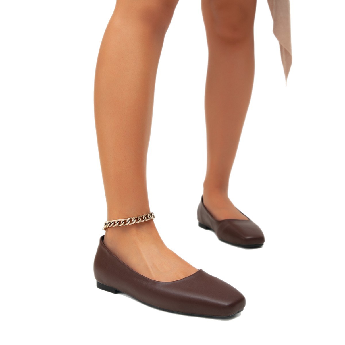 Chaussures plates marron foncé à bout carré pour femmes, élégantes, polyvalentes, basiques, raffinées et sophistiquées._voghion.com