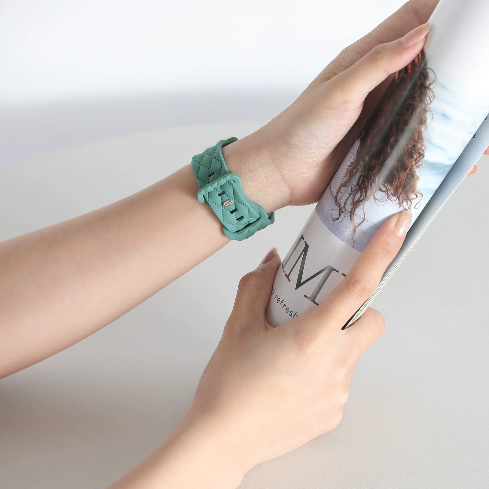 Applicable Apple Watch iWatch S8 9 7 Ultral series cable texture eight -character silicone strap