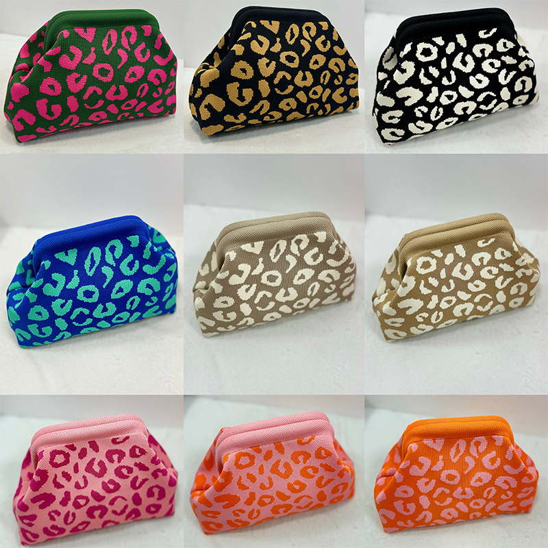 多巴胺豹纹手拿包2025新款洋气时尚针织包日常百搭个性手提包包