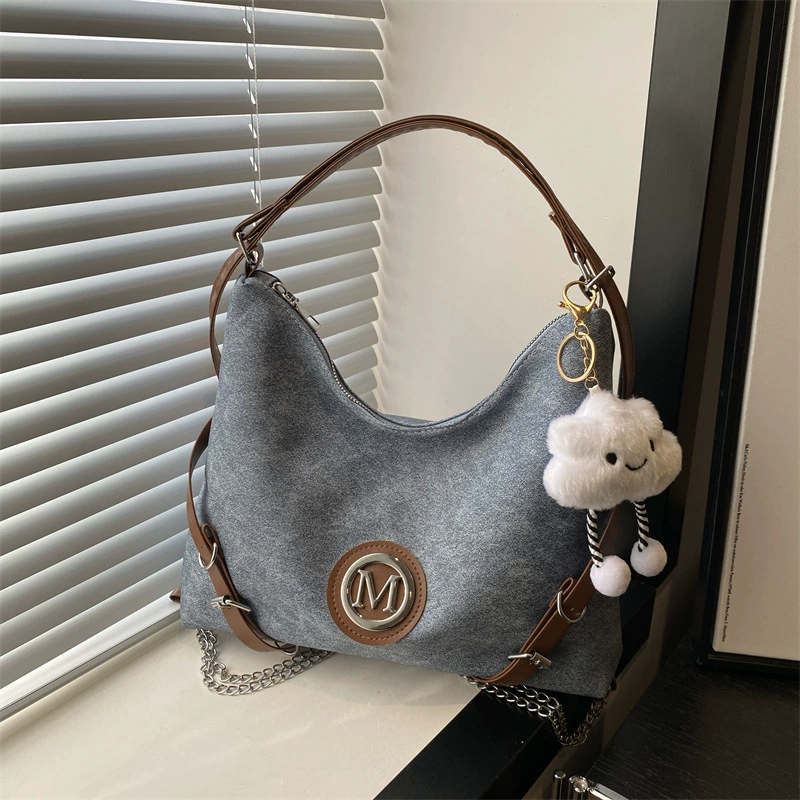 Capacious shoulder bag, backpack, one-shoulder bag, worn on the shoulder