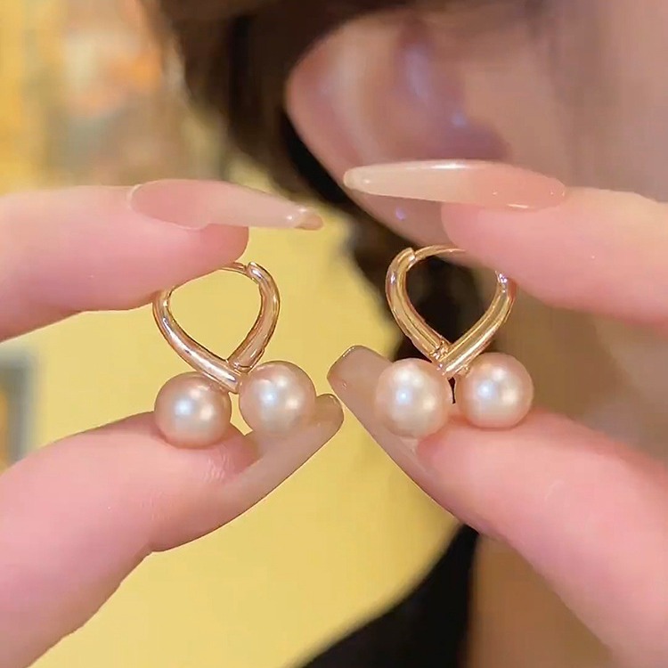 Retro small design elegant earrings pearl