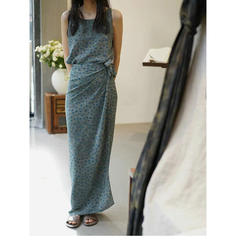 ヨーロッパとアメリカのニッチライト高級マルベリーシルクスカート斑点プリントシルクベストドレスデザインレースアップラップドレス女性のための