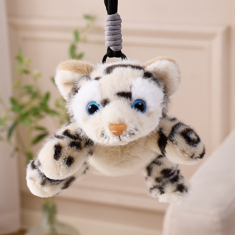 M snow leopard pendant