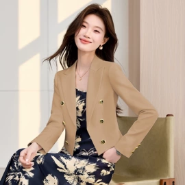 职业女裙套装;小西装;半身裙