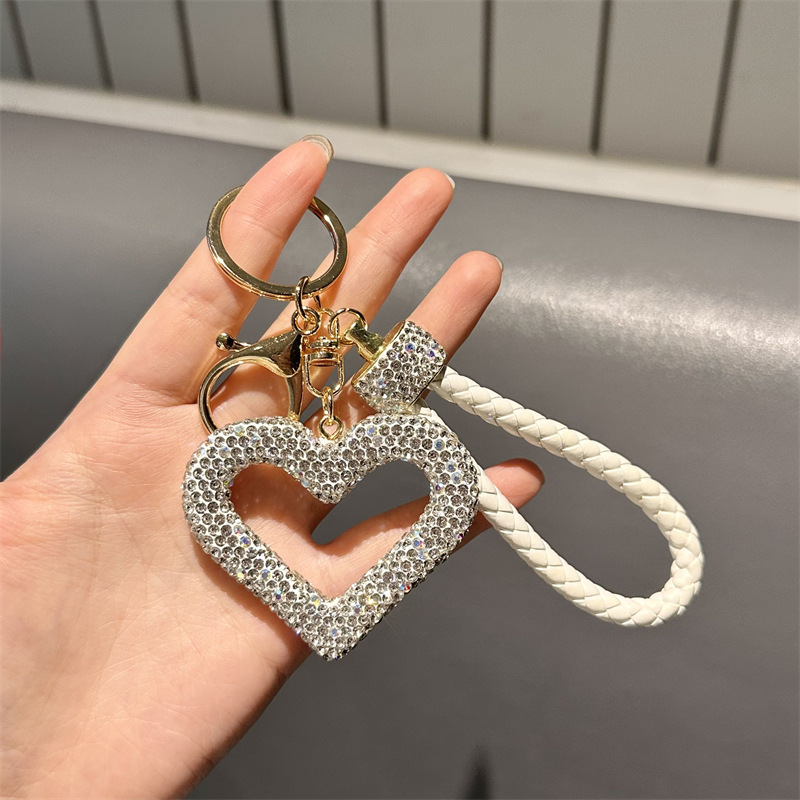 高級なドリルの車のキーホルダーの手作りのハートのキーホルダーの車の女性の鍵はかわいい鍵を掛けます。|undefined