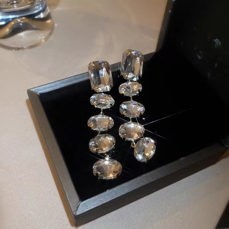 Earring Image 1