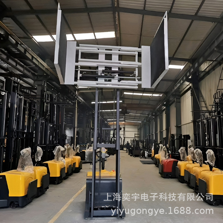1T吨站架式冰箱纸箱电动夹包机软包家电装卸夹抱机器烟草电叉抱车