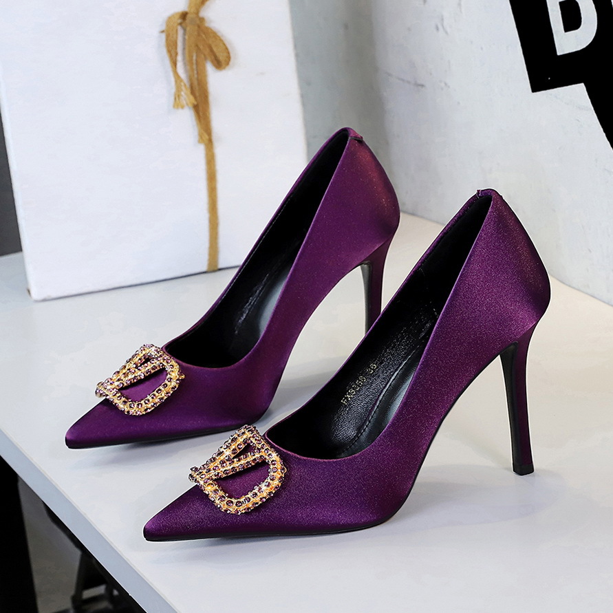 8358-K202 European and American style fashionable rhinestone V-button super high heel pointed shallow mouth slim heel elegant single shoe for women