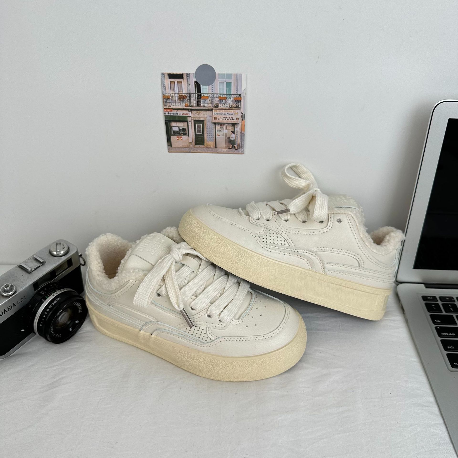 Yuanbo 2024 invierno nuevo tipo de zapatos de lana, zapatos de algodón casuales de baja altura, zapatos de lona cálidos