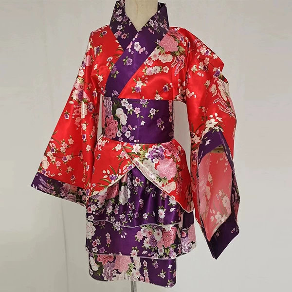 Red, Lolita style